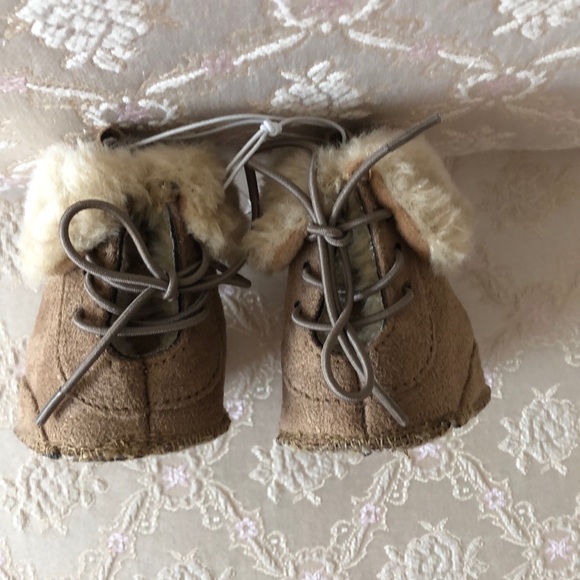 Joe fresh Baby Booties - Picture 6 of 6